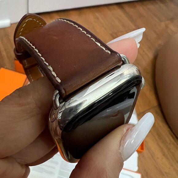 apple watch hermes series 7 with fauve barenia deploymemt buckle 45mm - Picture 15 of 16